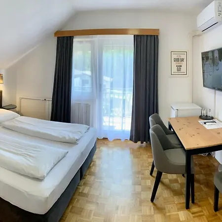 Hotel Maj 3*
