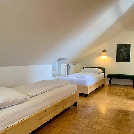Maj Hotell